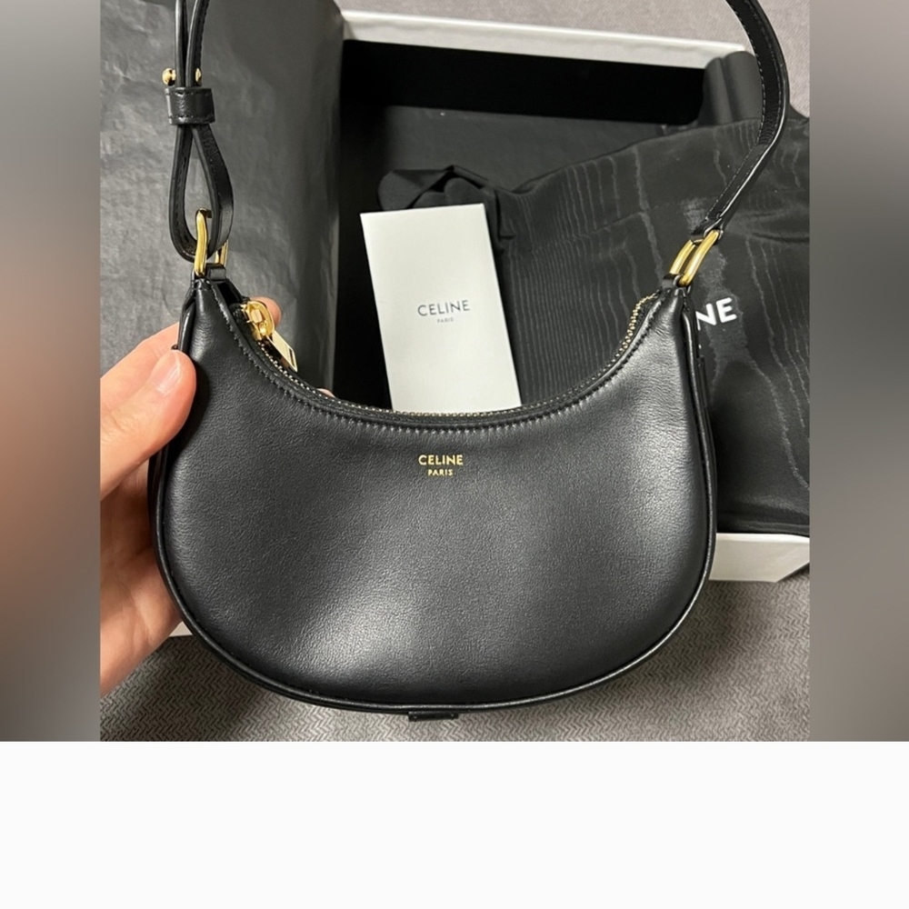Celine Black Leather Shoulder Bag with Sleek Design
